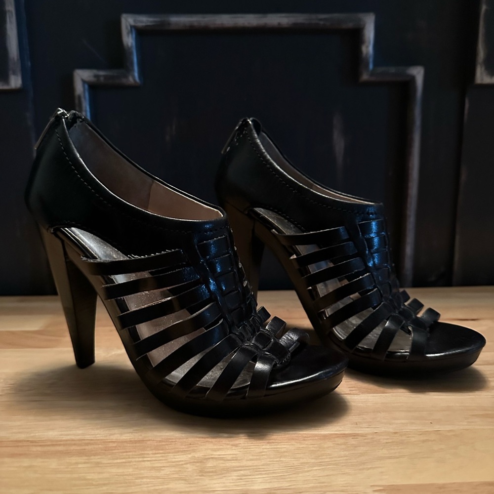 Michael Kors leather straps heels. Size 7